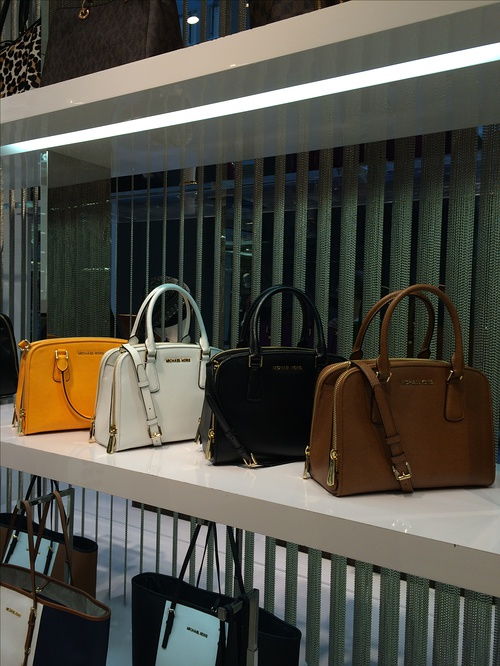 解析美國代購買手直招代理與商品房代購代銷 機遇、模式與風險防范